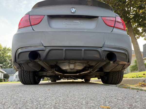 335d kit features 3.5″ down pipe to dual 3″ tailpipes